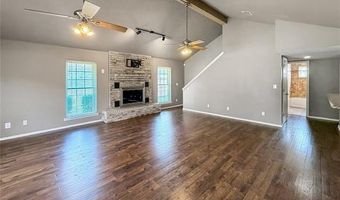 2114 Oakglen Dr, Ardmore, OK 73401