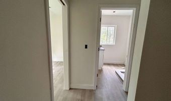 92 Long Shores Dr, Barrington, NH 03825