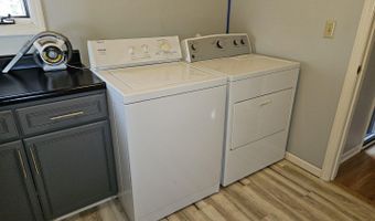 3019 1st St, Arnolds Park, IA 51331