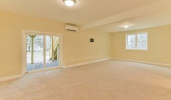 91 Pomfret Landing Rd, Brooklyn, CT 06234