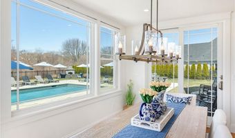 1048 Ocean Rd, Narragansett, RI 02882