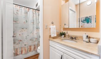 3020 Ala Napuaa Pl 202, Honolulu, HI 96818