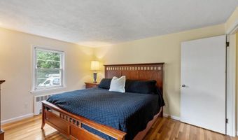 12 Hunt Rd, Bedford, MA 01730