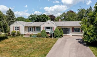 9 Apache Ln, Cumberland, RI 02864