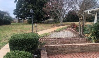 105 Forestdale Dr, Boiling Springs, SC 29316