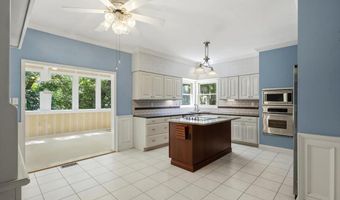 477 Redwood Forest Dr, Ballwin, MO 63021