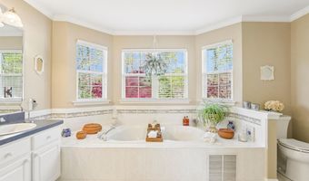 21 Orchid Ln, Barnegat, NJ 08005