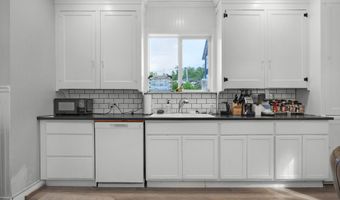 175 W BOND St, Astoria, OR 97103