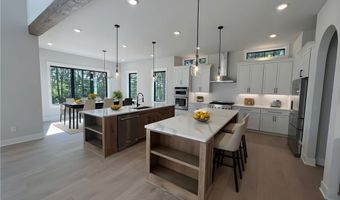 825 Club Dr W, Aurora, OH 44202