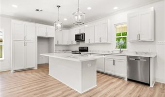 908 SNOW WHITE Dr, Alexandria, LA 71303