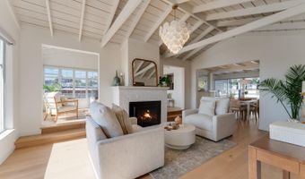 221 Highland Dr, Aptos, CA 95003