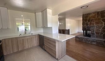 17 Frontier St, Diamondville, WY 83116
