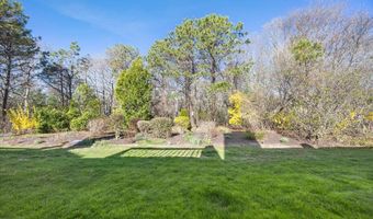 30 Harbor Hill Dr 30, Bourne, MA 02532