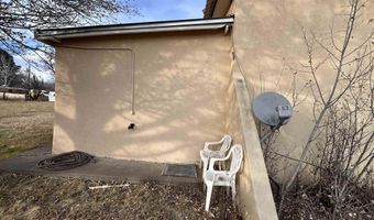 208 S White Oaks Ave, Capitan, NM 88316