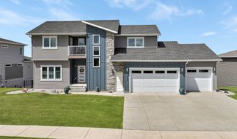 3906 Lone Peak Dr, Bismarck, ND 58503