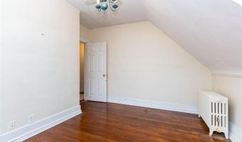8911 Manor Ave, Allen Park, MI 48101