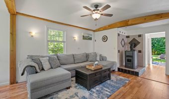 1235 Weeks Mills Rd, Augusta, ME 04330