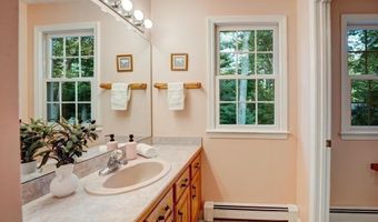 8 Maddy Ln, Acton, MA 01720