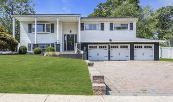10 Linda Cir, Aberdeen, NJ 07747