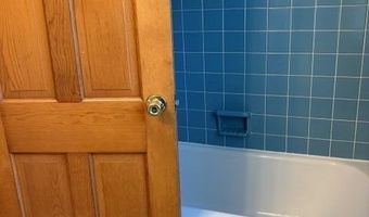 815 Hewett Dr, Ann Arbor, MI 48103