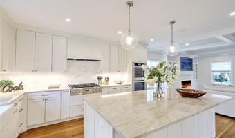 11 Shields St, Newport, RI 02840