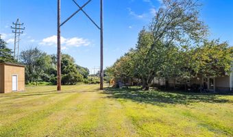 8 Dunn Rd, Airmont, NY 10952