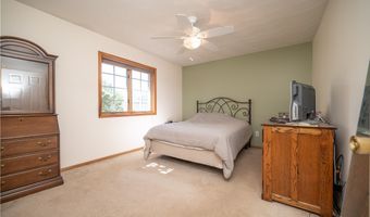 6488 S Timberidge Dr, Austintown, OH 44515