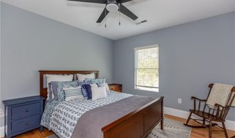 50 Searle Ave, Cranston, RI 02920