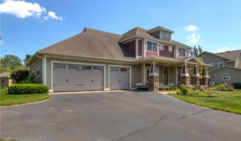 907 Sandalwood Dr, Altoona, WI 54720