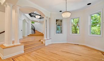 1362 Manzanita Ct, Santa Rosa, CA 95404
