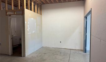 1 Shannon Ct 102, Bristol, RI 02809