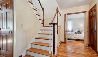 10 Colonial Dr, Clinton, CT 06413