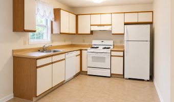 39 Grand St C, Danbury, CT 06810