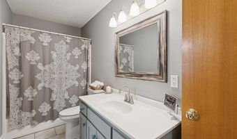 135 Hunters Path, Annandale, MN 55302