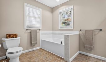866 Westgate Dr, Anderson, IN 46012