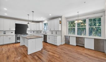 8905 HEMPSTEAD Ave, Bethesda, MD 20817