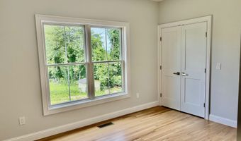 2 Garry Knls, Danbury, CT 06810