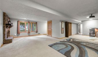101 Hidden Meadow Ct, Apple Valley, MN 55124