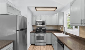 1000 LAKEVIEW Ln, Annapolis, MD 21409