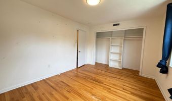 5835 MOUNT VERNON Dr, Alexandria, VA 22303
