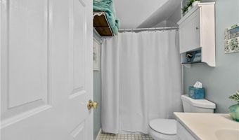 97 Narragansett Ave C4, Newport, RI 02840