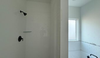 186 Peeps Ct, Adkins, TX 78101