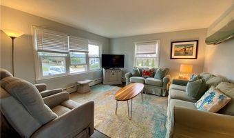 182 Newport Ave, Middletown, RI 02842
