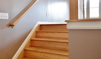 19 MARINA Dr, Bayonne, NJ 07002