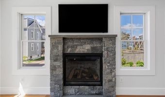 6 Sharon Ct, Newport, RI 02840