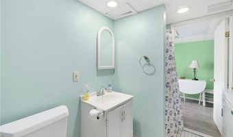 104 Conanicus Rd, Narragansett, RI 02882