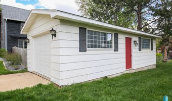 6008 W 37th St, Sioux Falls, SD 57106