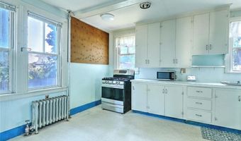 20 Stratford Rd, Cranston, RI 02905