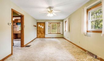 141 Macedonia Rd, Asheville, NC 28804