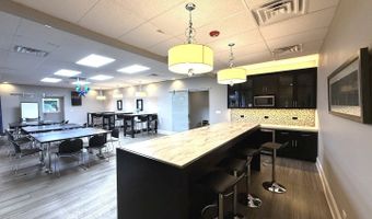777 E Algonquin Rd, Algonquin, IL 60102